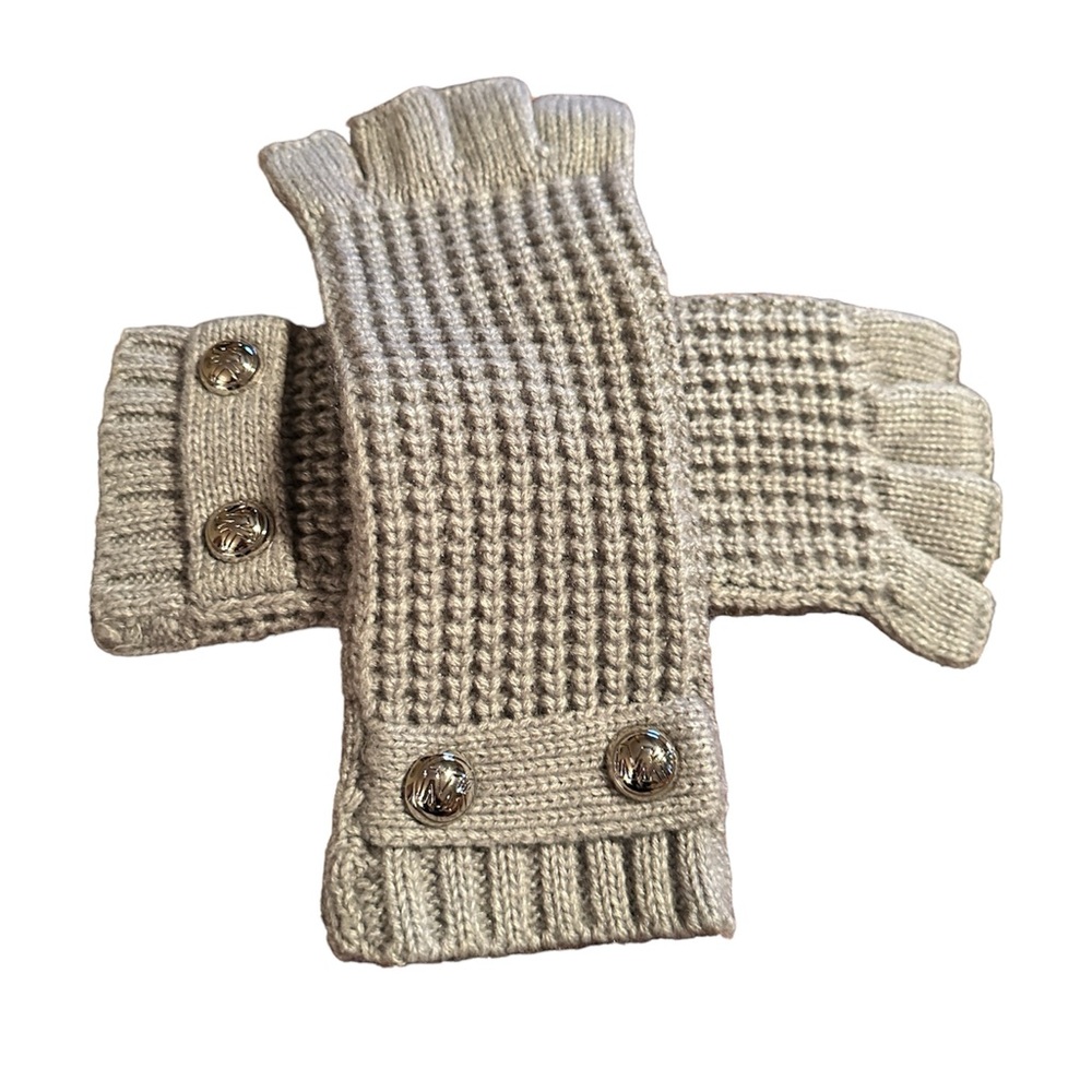Michael Michael Kors Gray Fingerless Cable Knit Gloves NWOT